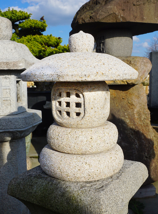 Buy Kodai Tamate Gata Ishidoro, Stone Lantern for sale - YO01020029