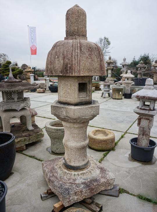 Buy Nuresagi Gata Ishidoro, Japanese Stone Lantern for sale - YO01010366