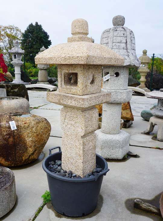 Buy Oribe Gata Ishidoro, Japanese Stone Lantern for sale - YO01010346